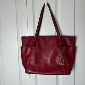 Micheal Kors purse